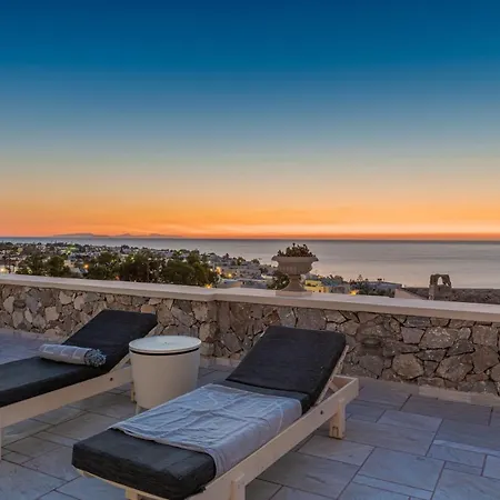 Epavlis & 4* Kamari (Santorini)