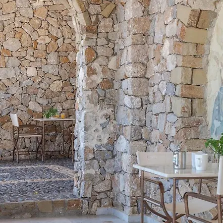 Hotel Epavlis &
