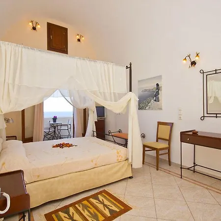 Epavlis & Kamari (Santorini)