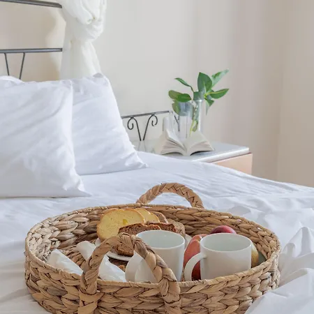 Epavlis & Kamari (Santorini)