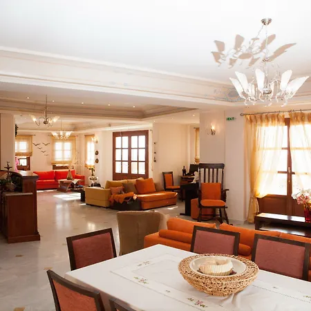 Epavlis & Hotel 4*