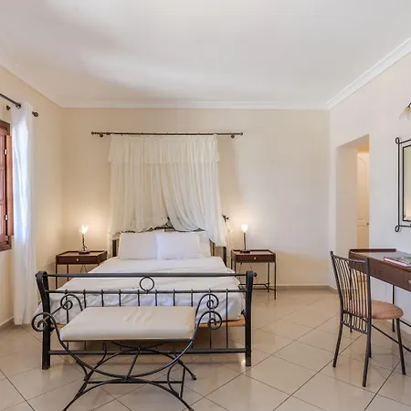 Epavlis & Hotel