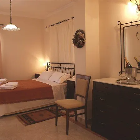 Epavlis & Hotel 4*
