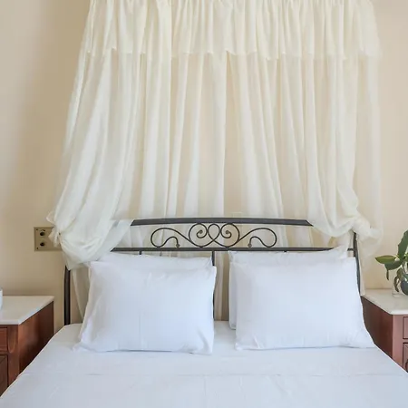 Epavlis & 4* Καμάρι